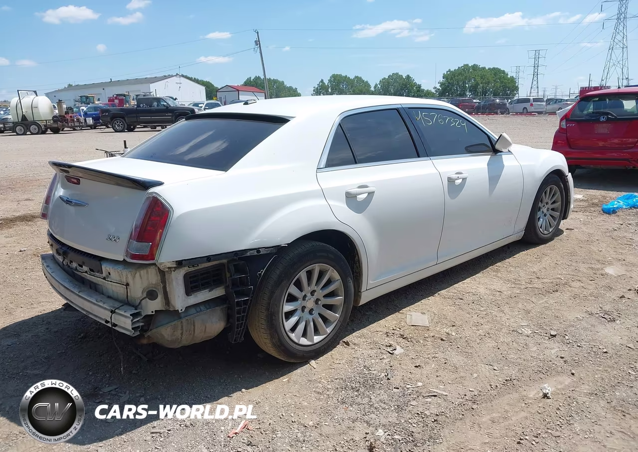 2013 Chrysler 300 Motown VIN:2C3CCAAG0DH743477 - 4