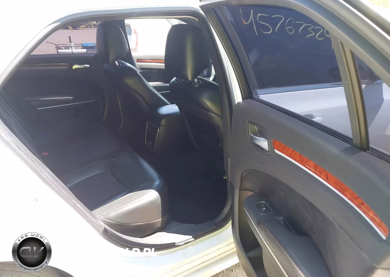 2013 Chrysler 300 Motown VIN:2C3CCAAG0DH743477 - 8