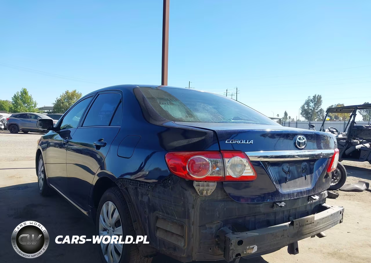 2013 Toyota Corolla Le VIN:5YFBU4EEXDP152338 - 3