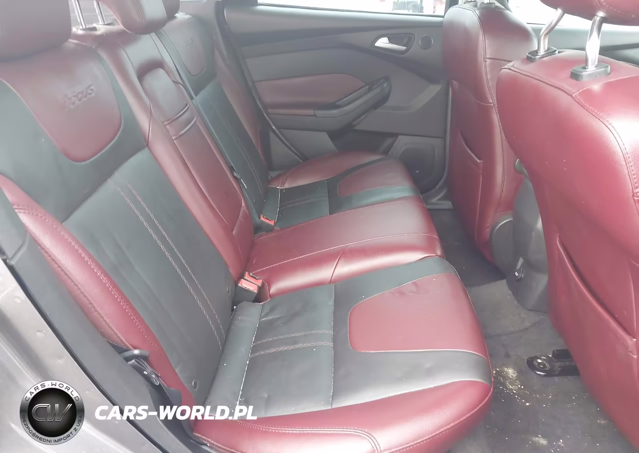 2012 Ford Focus Titanium VIN:1FAHP3N23CL282850 - 8