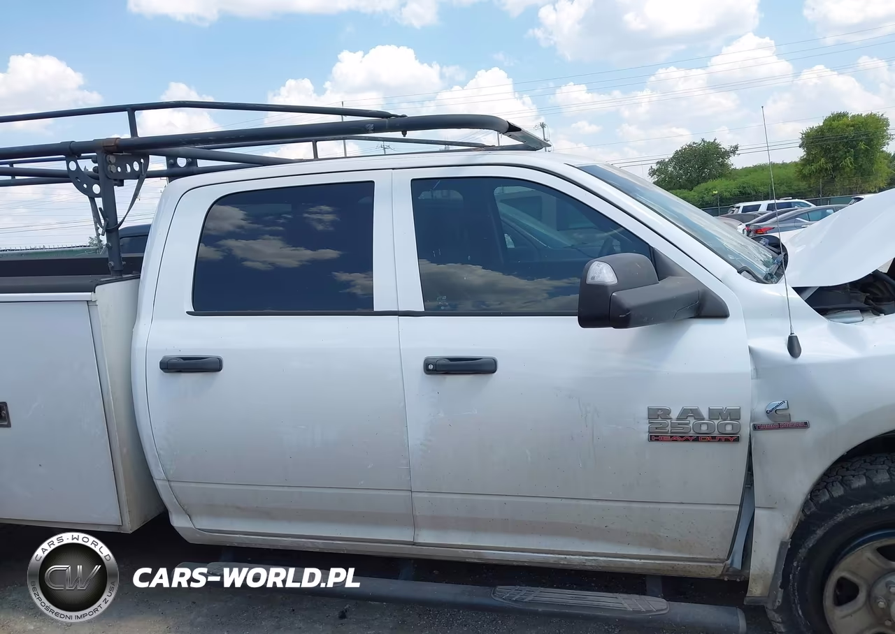 2018 Ram 2500 Tradesman 4X2 8' Box VIN:3C6UR4HL0JG300560 - 13