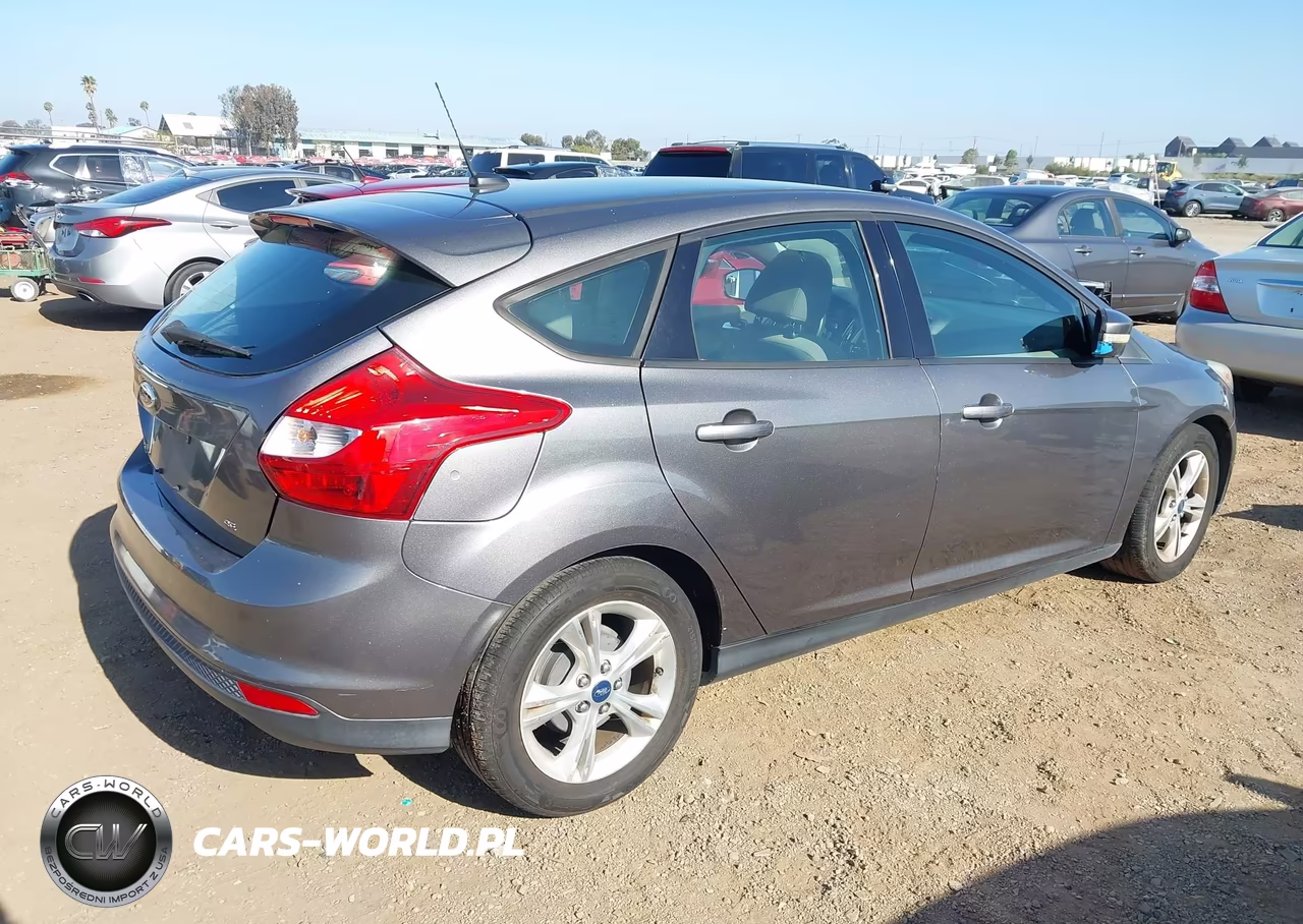 2013 Ford Focus Se VIN:1FADP3K21DL374771 - 4