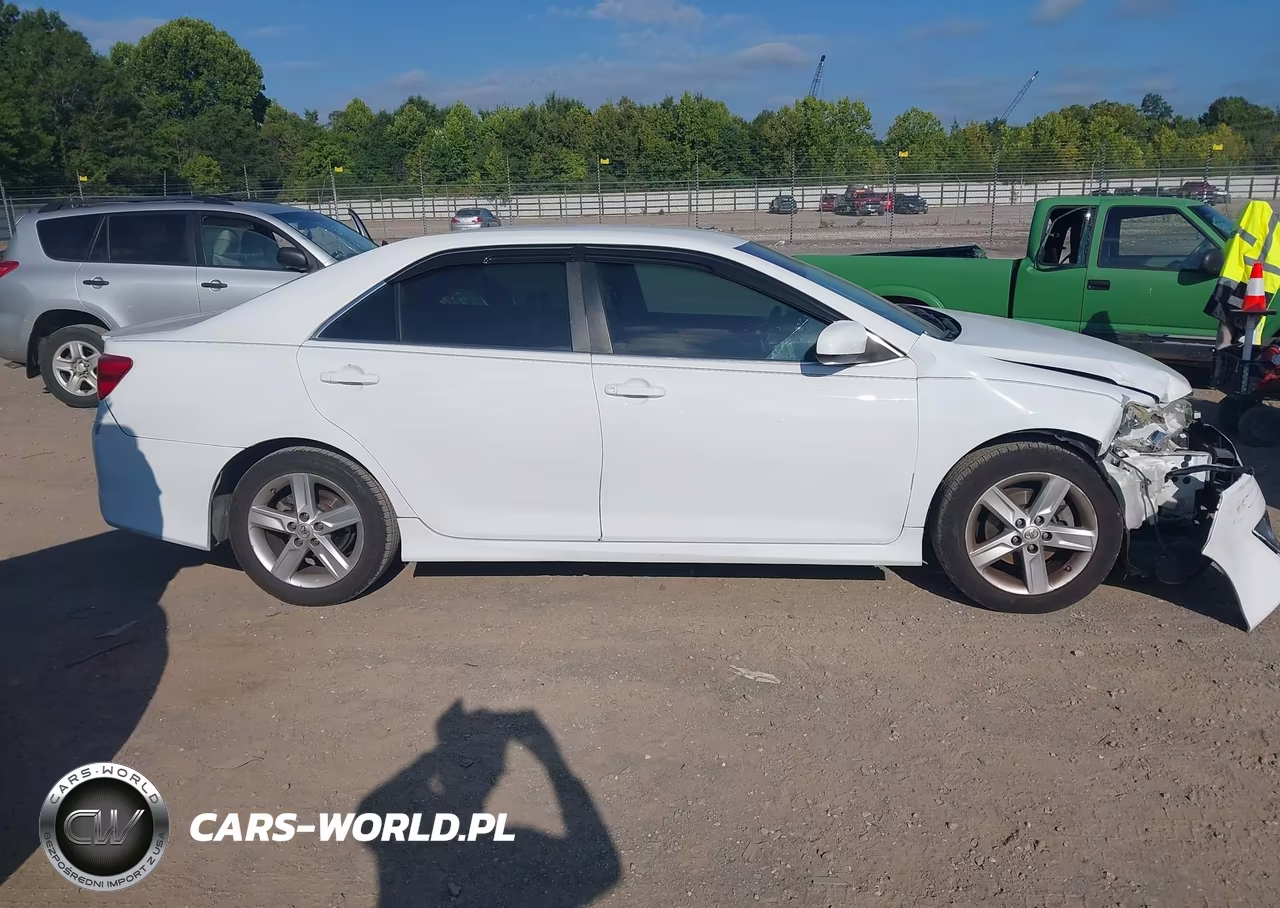 2014 Toyota Camry Se VIN:4T1BF1FK3EU840551 - 13