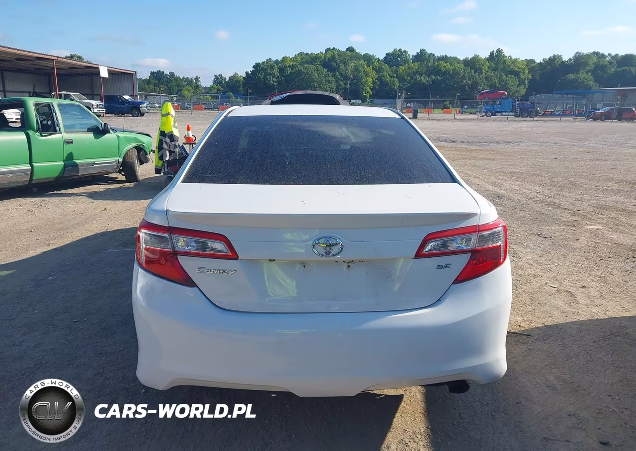 2014 Toyota Camry Se VIN:4T1BF1FK3EU840551 - 16