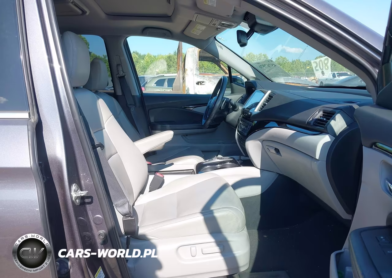 2016 Honda Pilot Touring VIN:5FNYF6H97GB040966 - 5