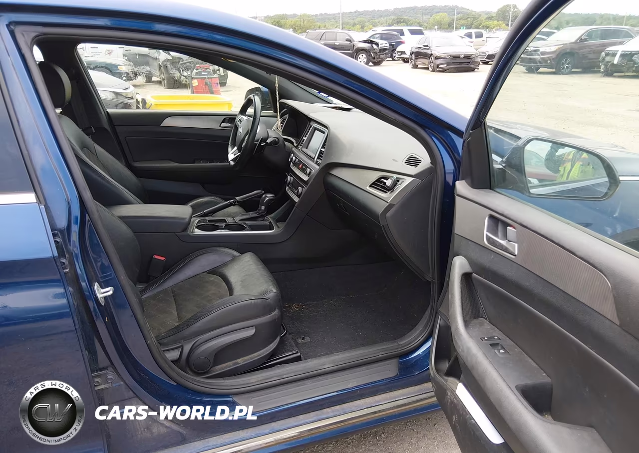2019 Hyundai Sonata Sport VIN:5NPE34AF7KH813266 - 5
