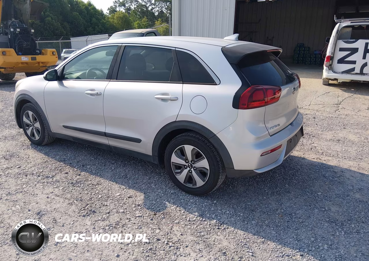 2018 Kia Niro Fe VIN:KNDCB3LC2J5200848 - 3