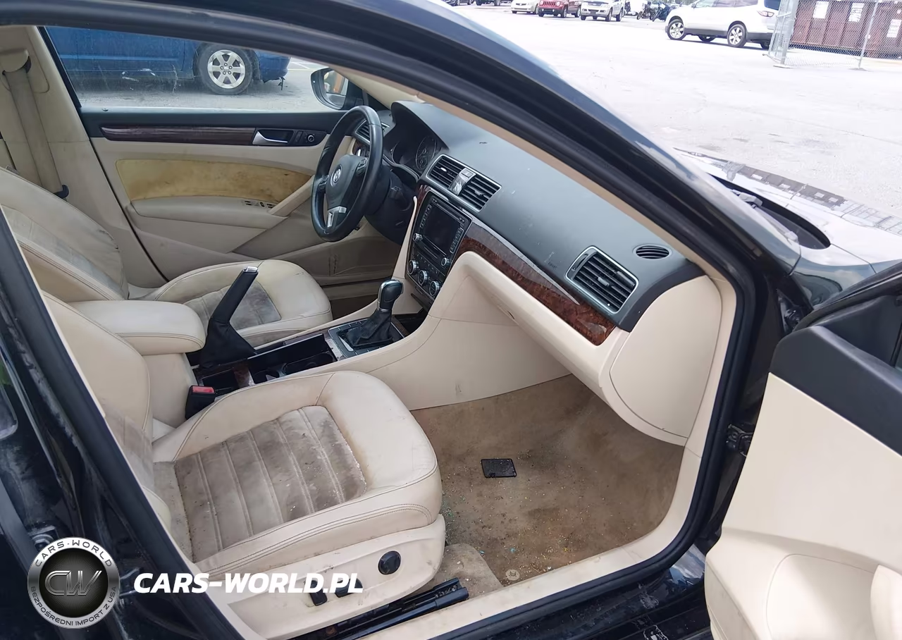 2012 Volkswagen Passat 3.6L V6 Sel Premium VIN:1VWCM7A31CC013052 - 5