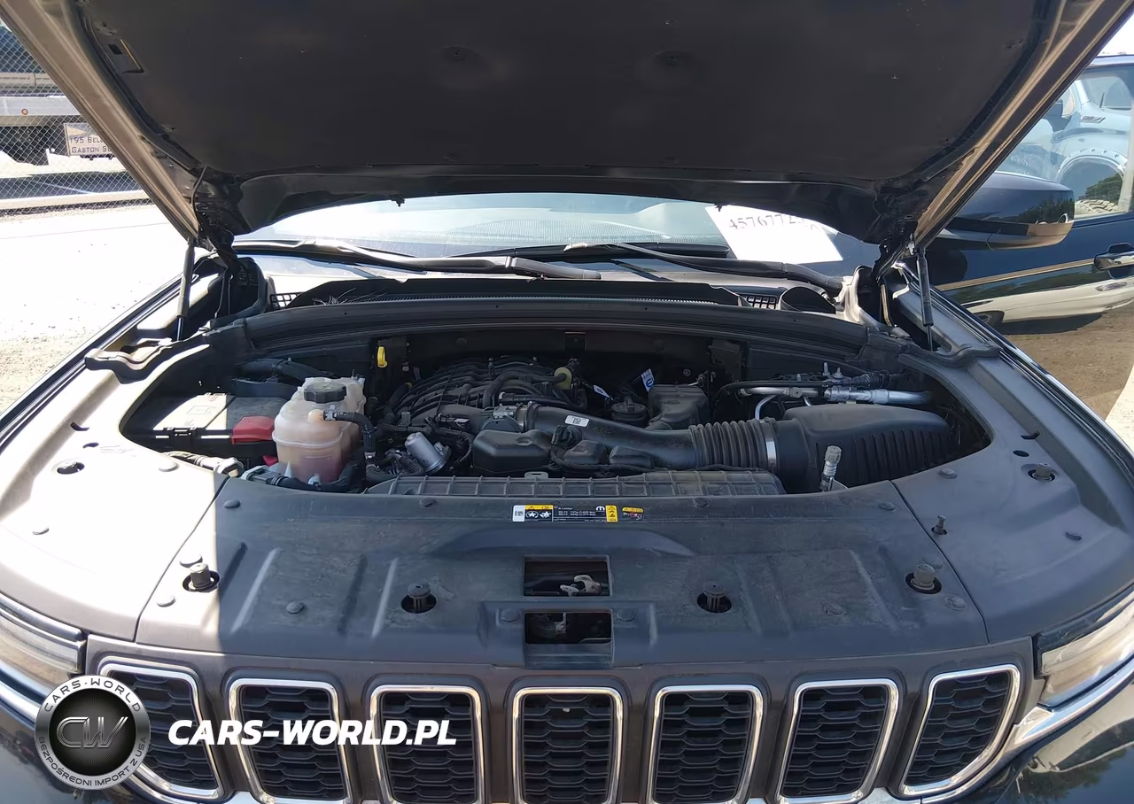 2023 Jeep Grand Cherokee L Laredo 4X2 VIN:1C4RJJAG0P8867545 - 10