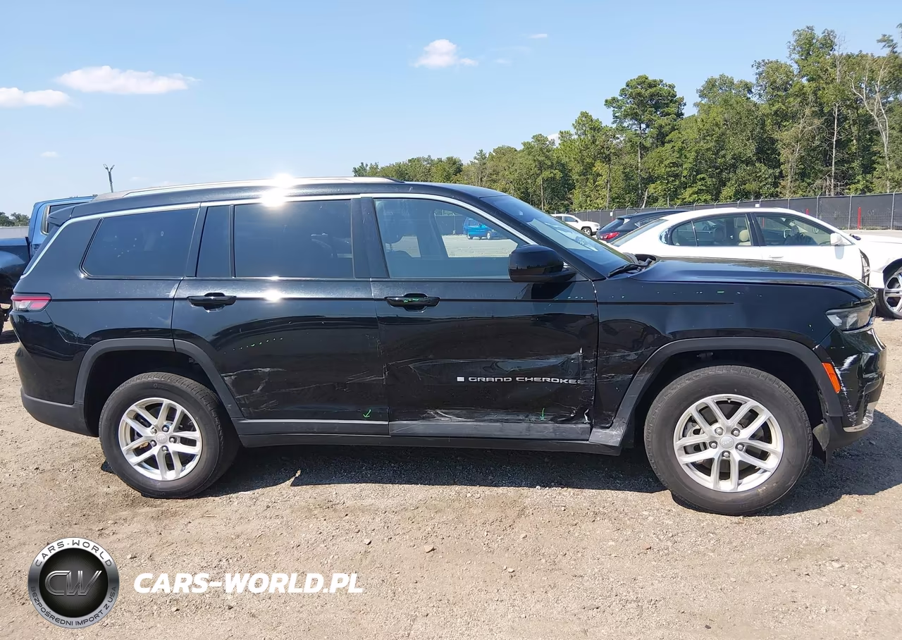 2023 Jeep Grand Cherokee L Laredo 4X2 VIN:1C4RJJAG0P8867545 - 13