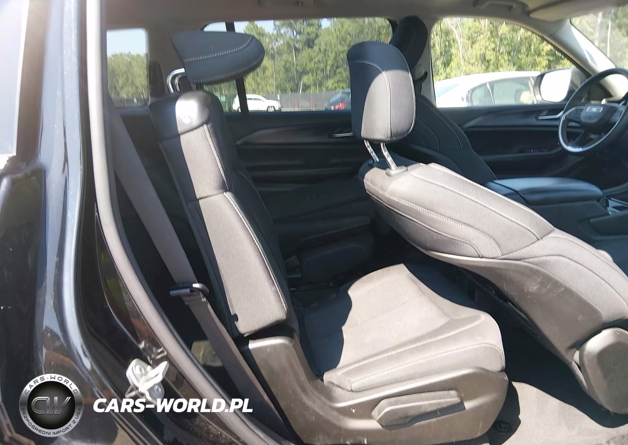 2023 Jeep Grand Cherokee L Laredo 4X2 VIN:1C4RJJAG0P8867545 - 8