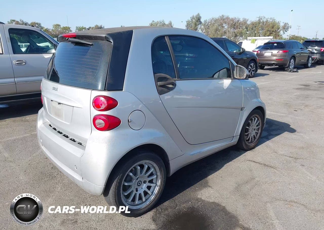 2011 Smart Fortwo Passion-Pure VIN:WMEEJ3BA3BK467125 - 4