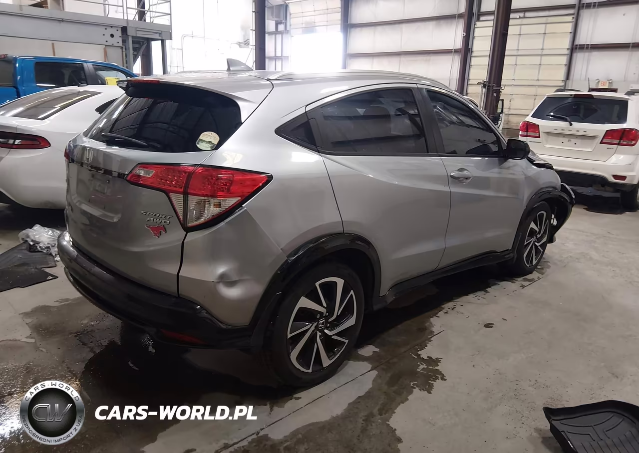 2019 Honda Hr-V Sport VIN:3CZRU6H13KG725757 - 4