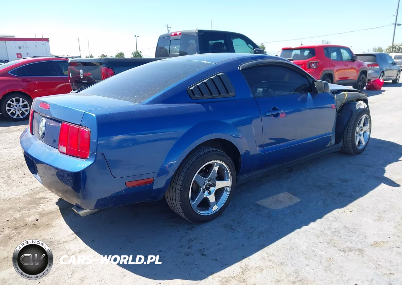 2007 Ford Mustang V6 Deluxe-V6 Premium VIN:1ZVFT80N575270735 - 4