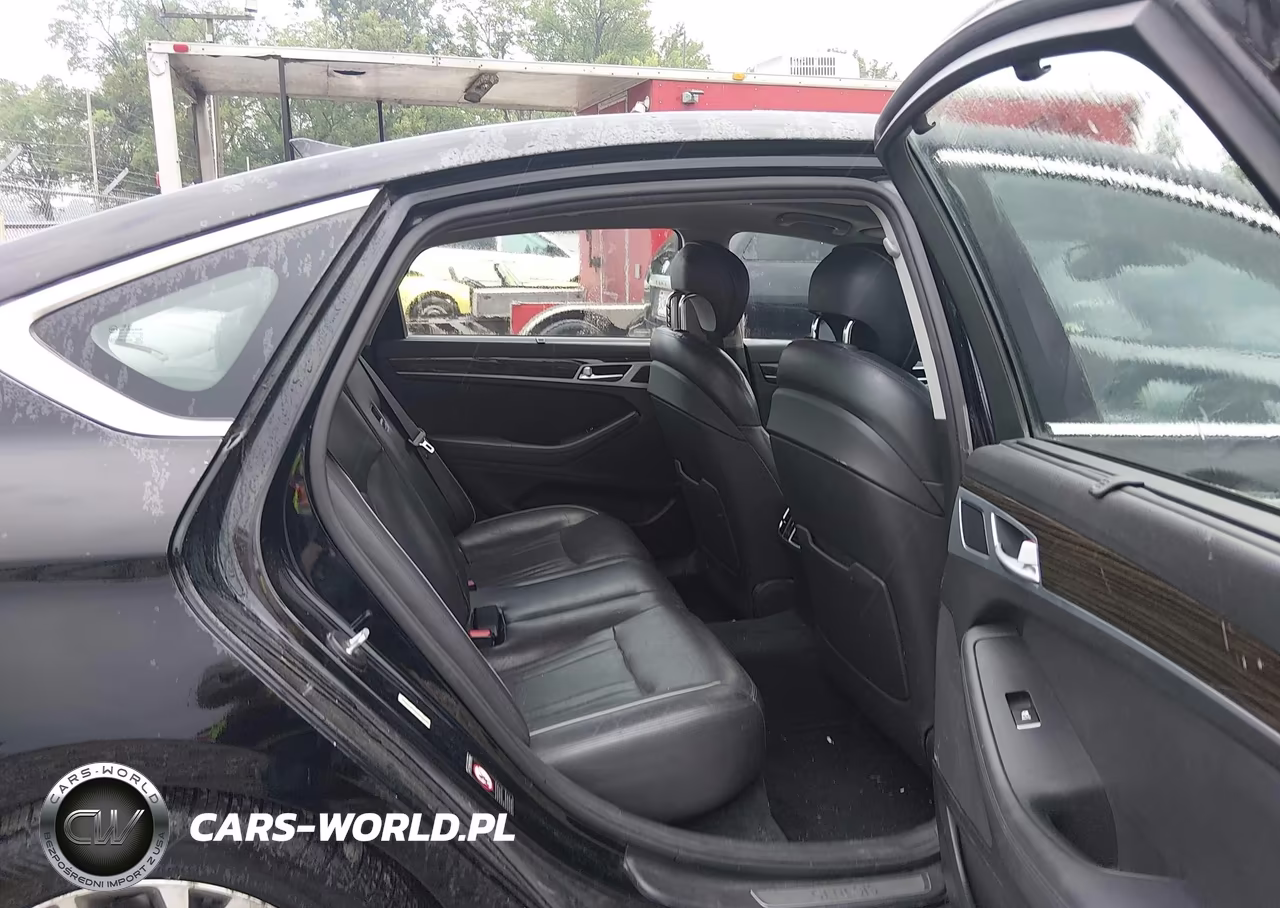 2015 Hyundai Genesis 3.8 VIN:KMHGN4JEXFU024921 - 8