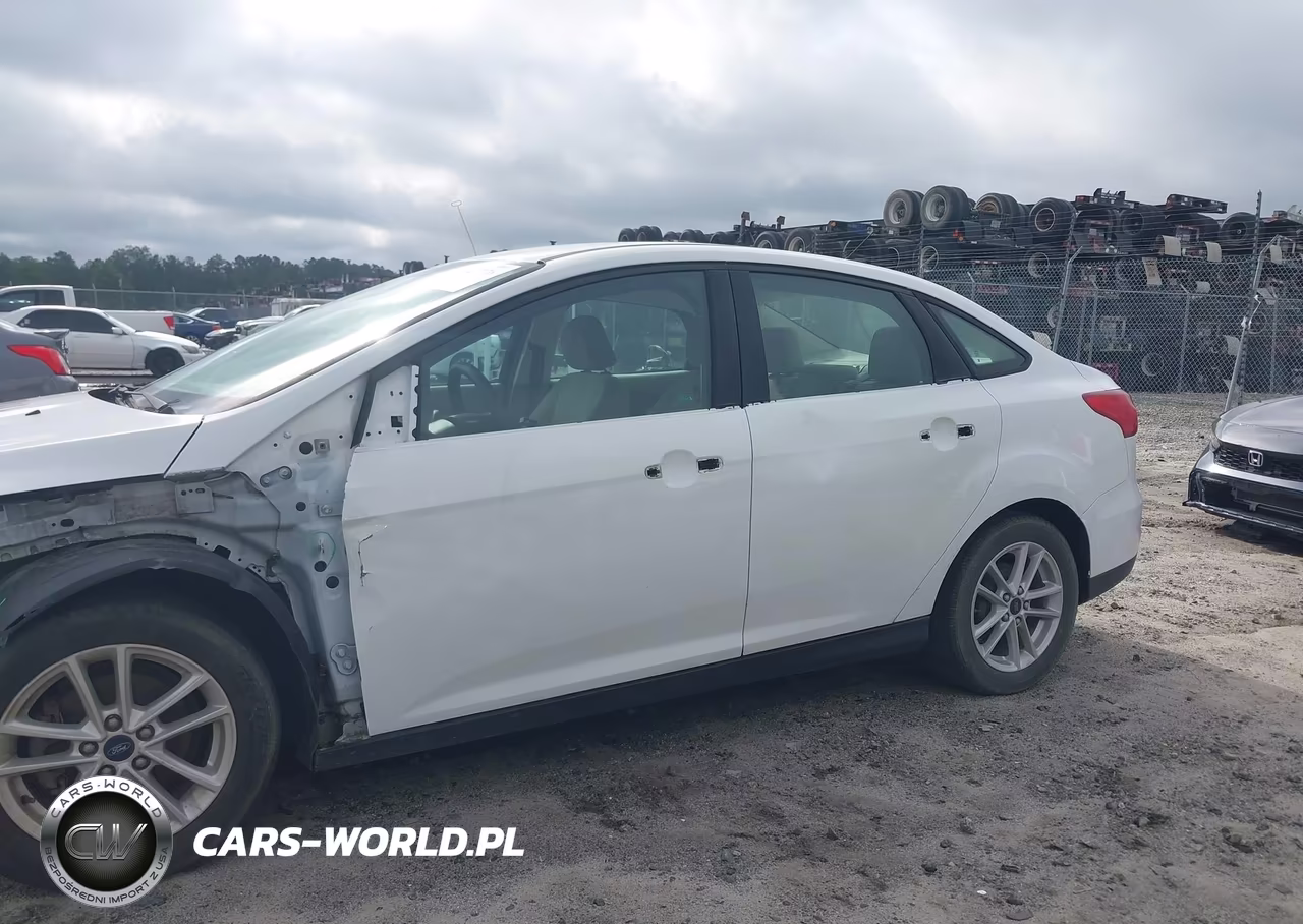 2017 Ford Focus Se VIN:1FADP3F22HL224233 - 14