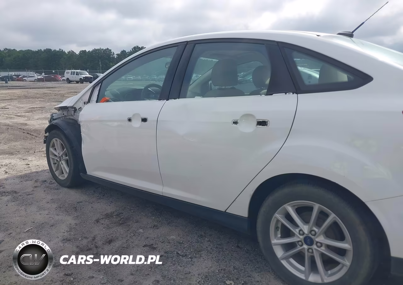2017 Ford Focus Se VIN:1FADP3F22HL224233 - 15