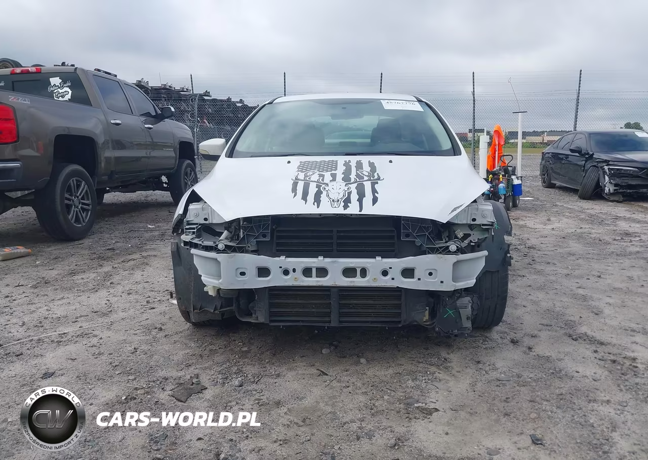 2017 Ford Focus Se VIN:1FADP3F22HL224233 - 6
