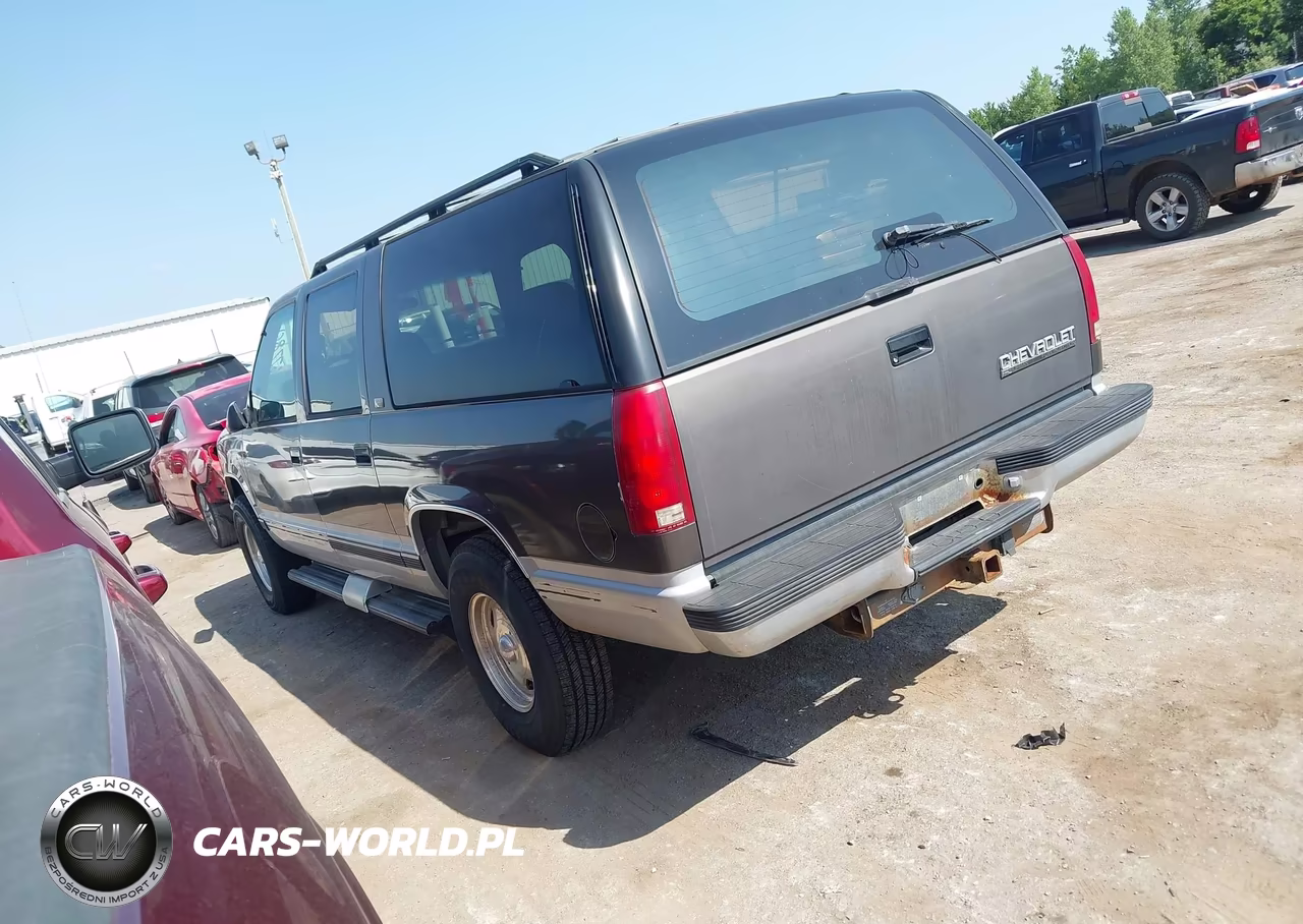 1993 Chevrolet Suburban K1500 VIN:1GNFK16K7PJ403987 - 3