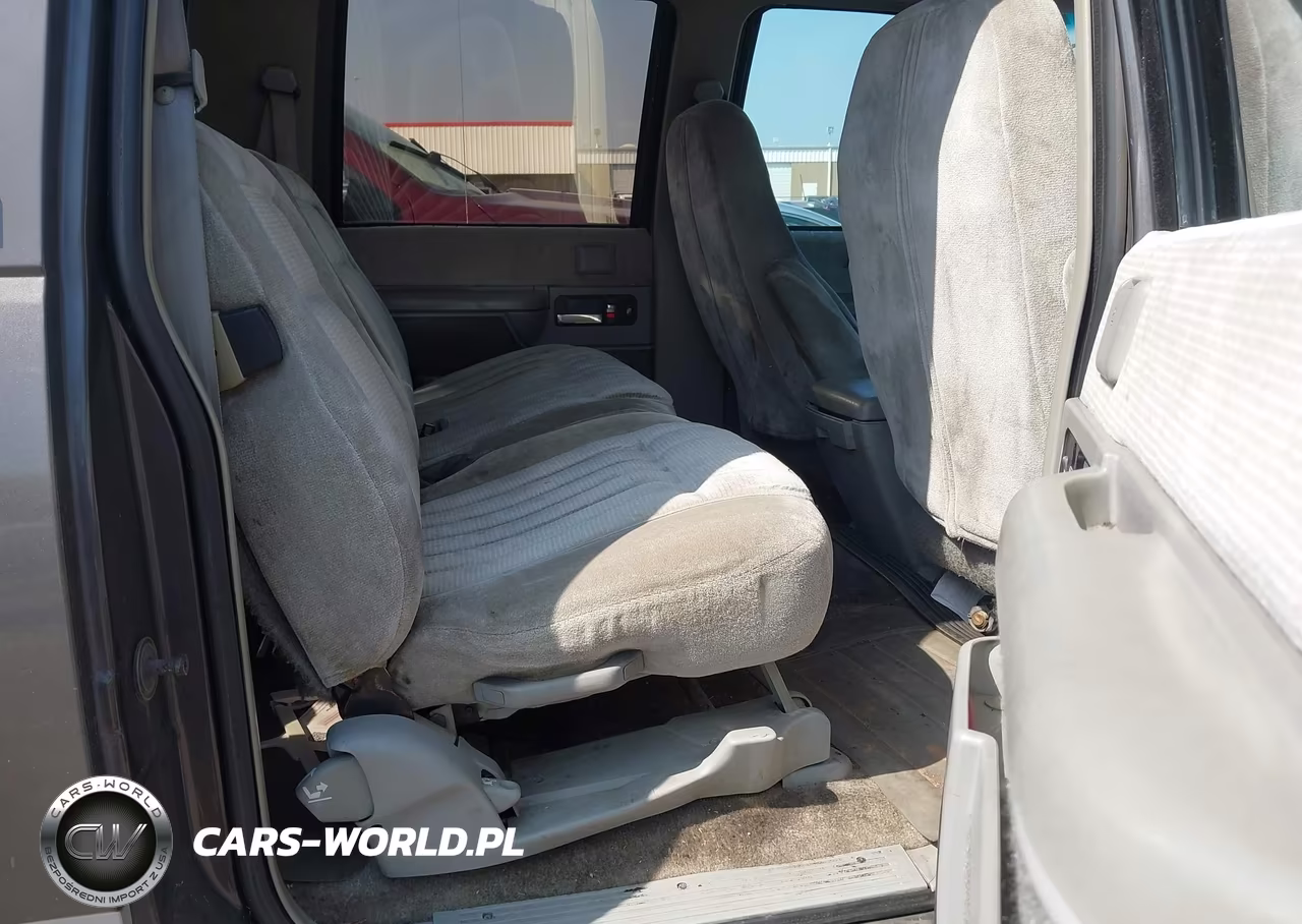 1993 Chevrolet Suburban K1500 VIN:1GNFK16K7PJ403987 - 8