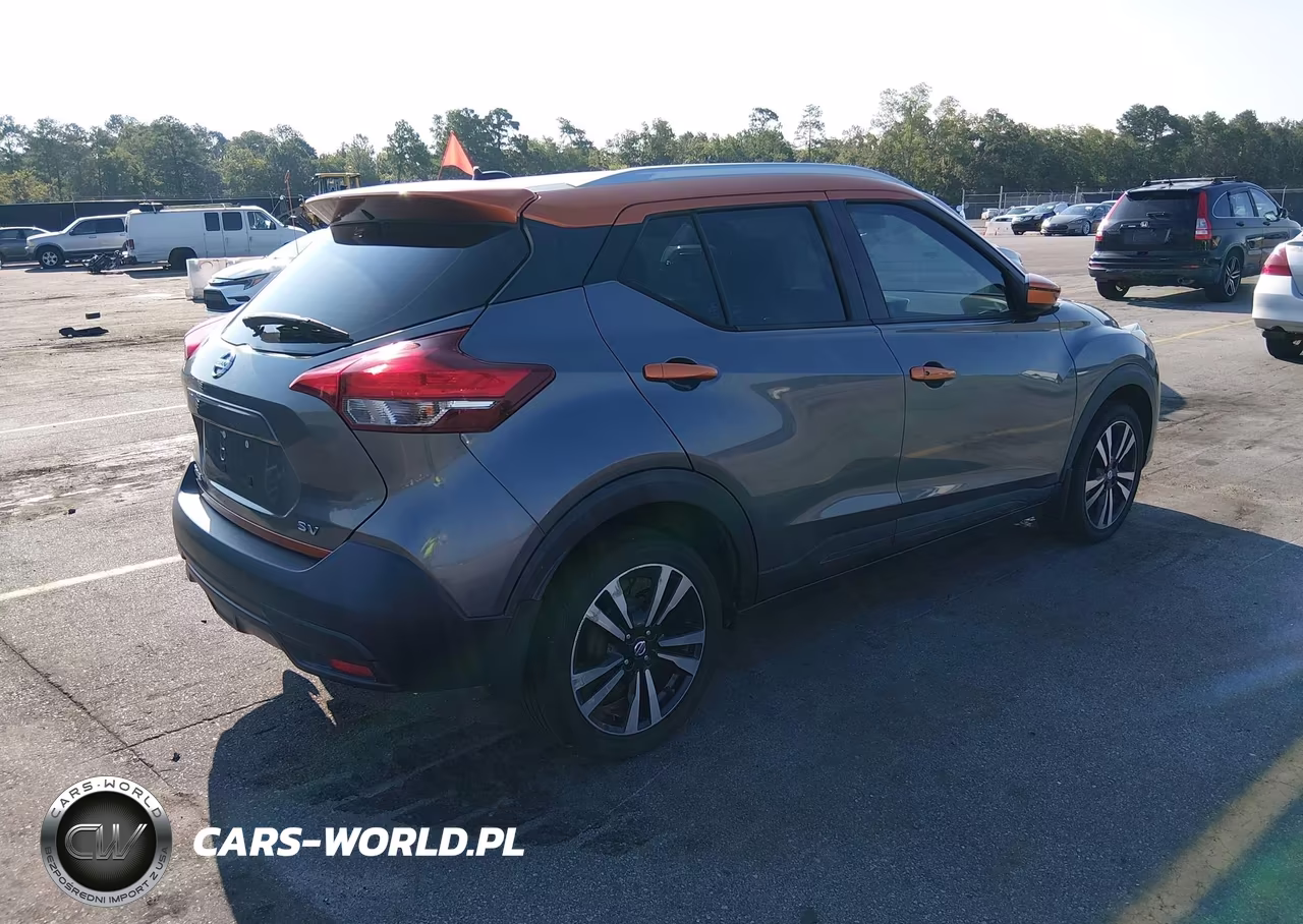 2019 Nissan Kicks Sv VIN:3N1CP5CU8KL471228 - 4