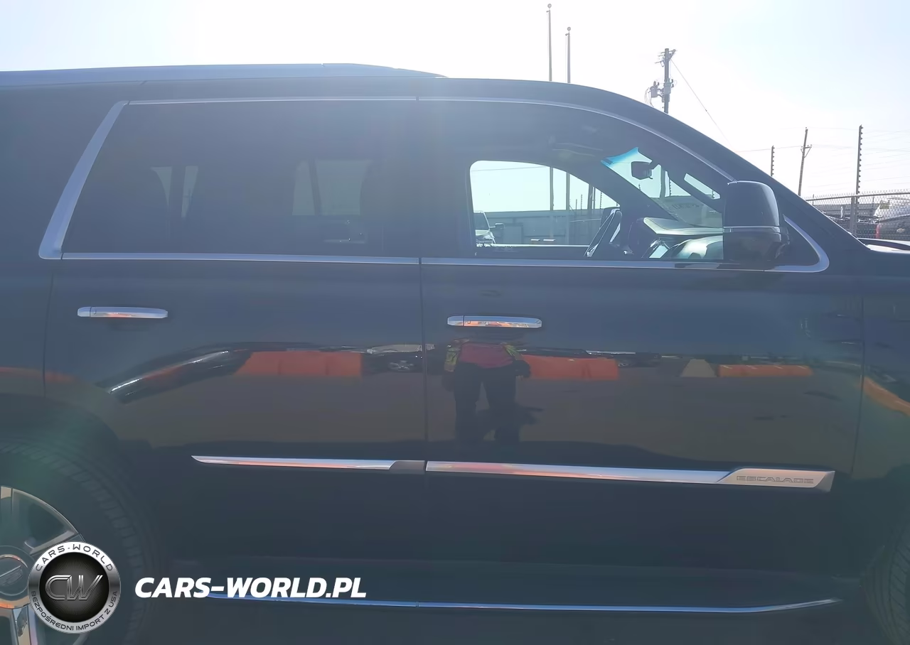 2018 Cadillac Escalade Luxury VIN:1GYS4BKJXJR238816 - 13
