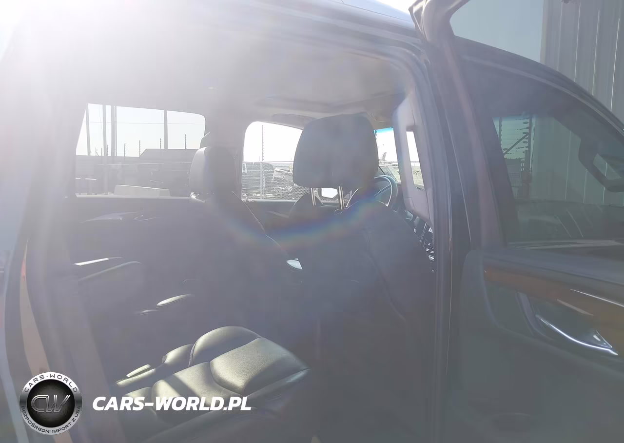 2018 Cadillac Escalade Luxury VIN:1GYS4BKJXJR238816 - 8