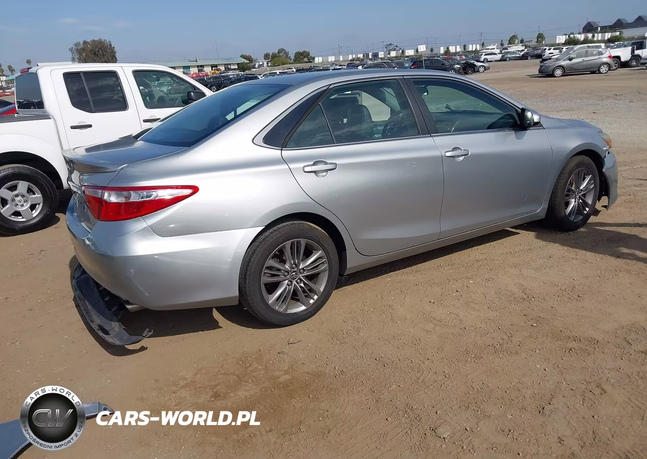 2015 Toyota Camry Se VIN:4T1BF1FK7FU908402 - 4