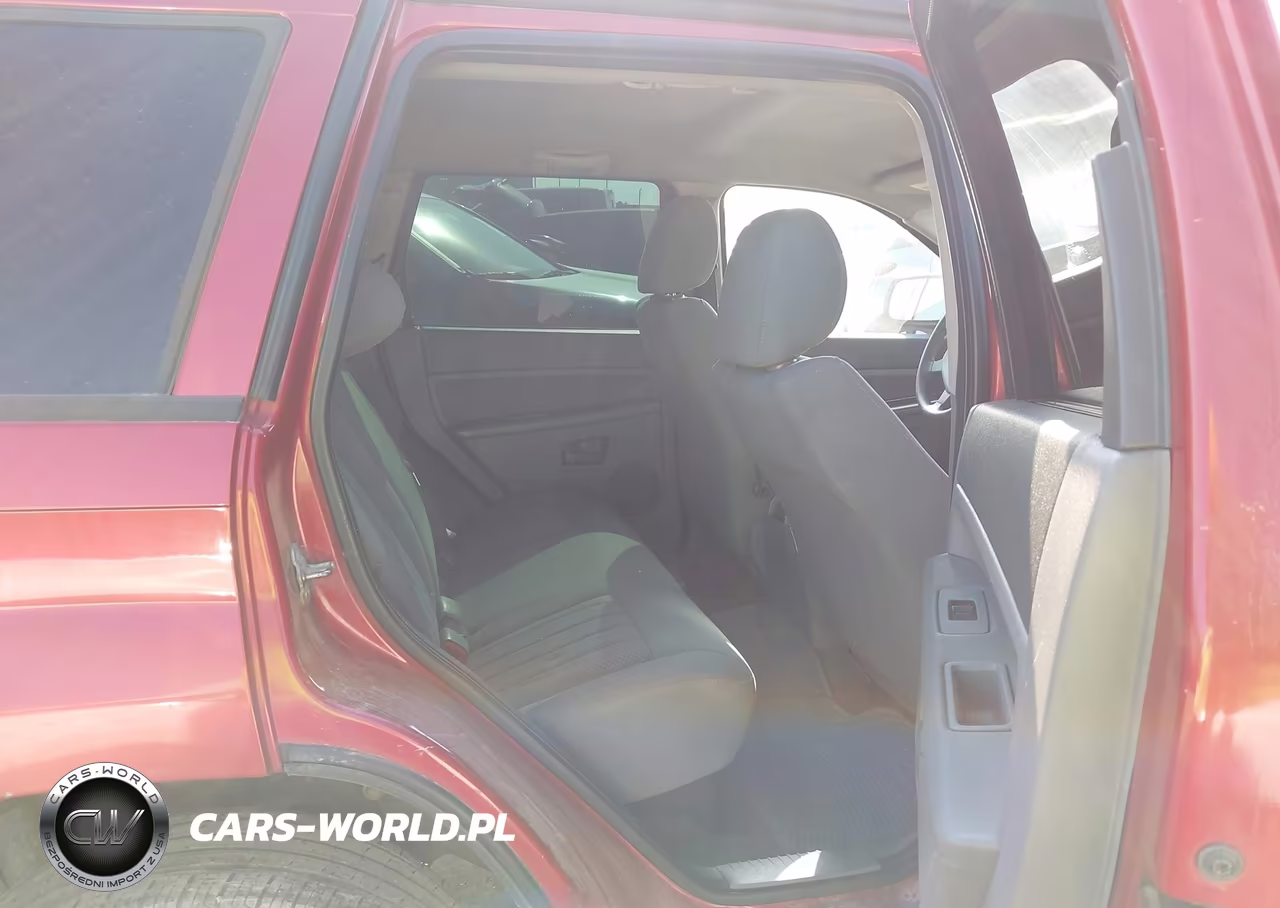 2005 Jeep Grand Cherokee Laredo VIN:1J4GS48K75C633388 - 8