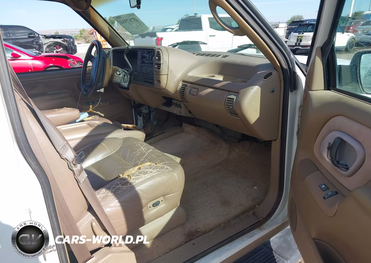 1995 Chevrolet Tahoe K1500 VIN:1GNEK13K4SJ433487 - 5