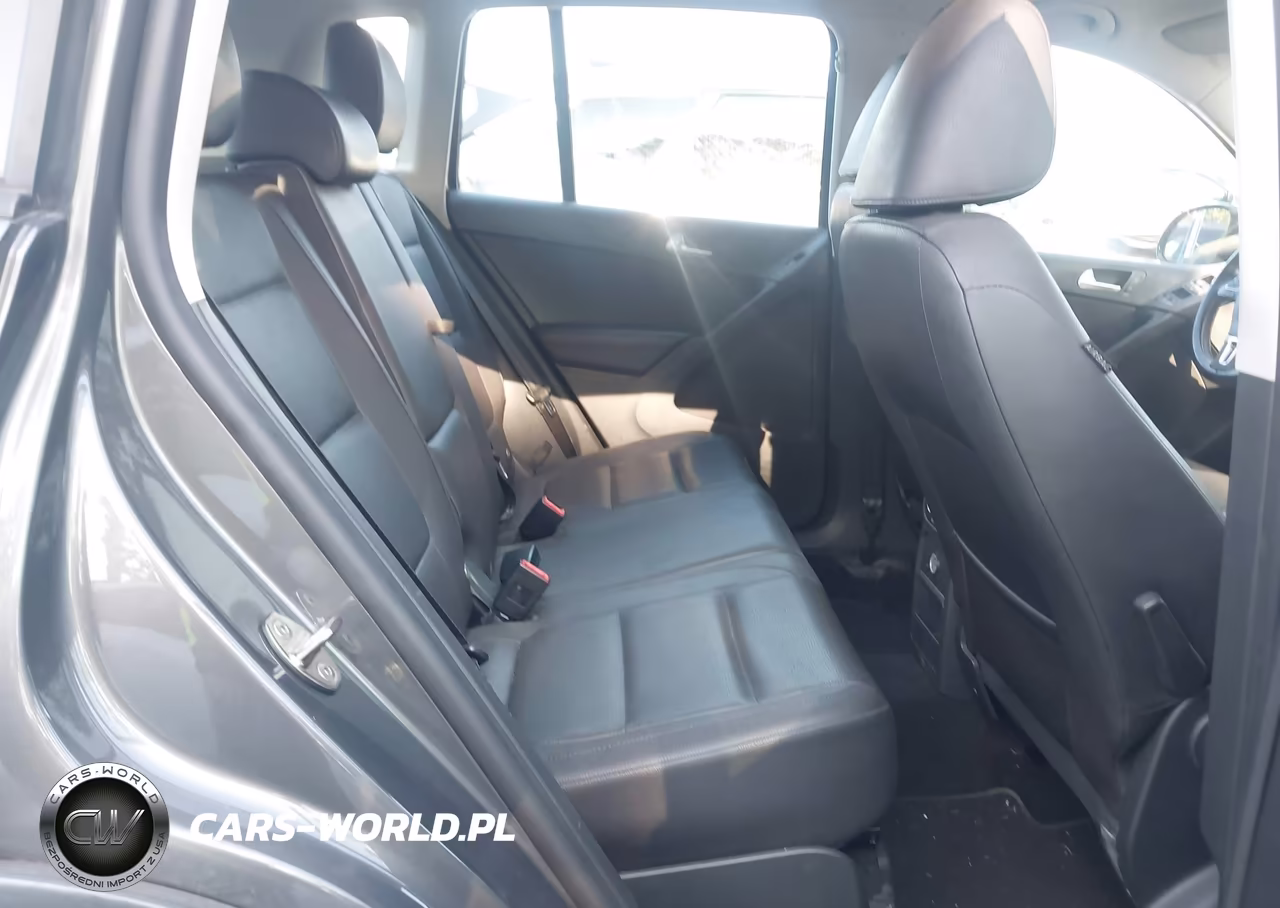2016 Volkswagen Tiguan S VIN:WVGAV7AX5GW521485 - 8