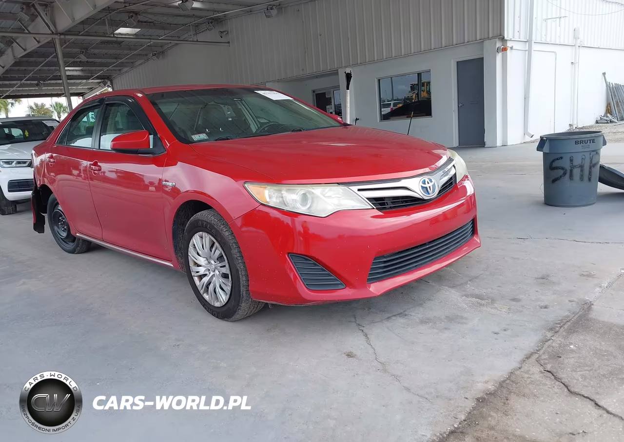 2014 Toyota Camry Hybrid Le – zdjęcie 1 z 16