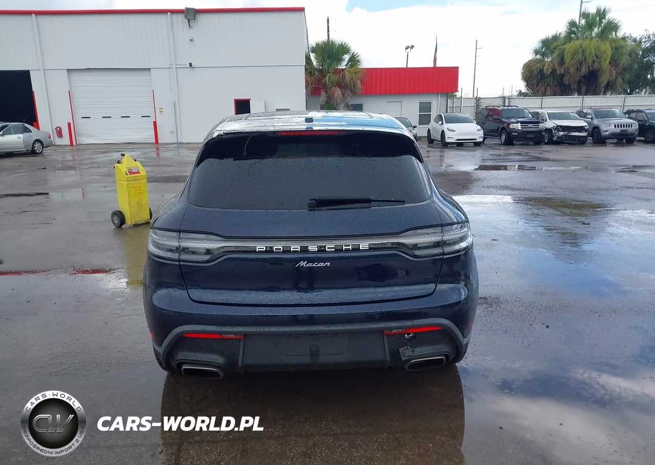 2023 Porsche Macan T VIN:WP1AA2A54PLB17675 - 17