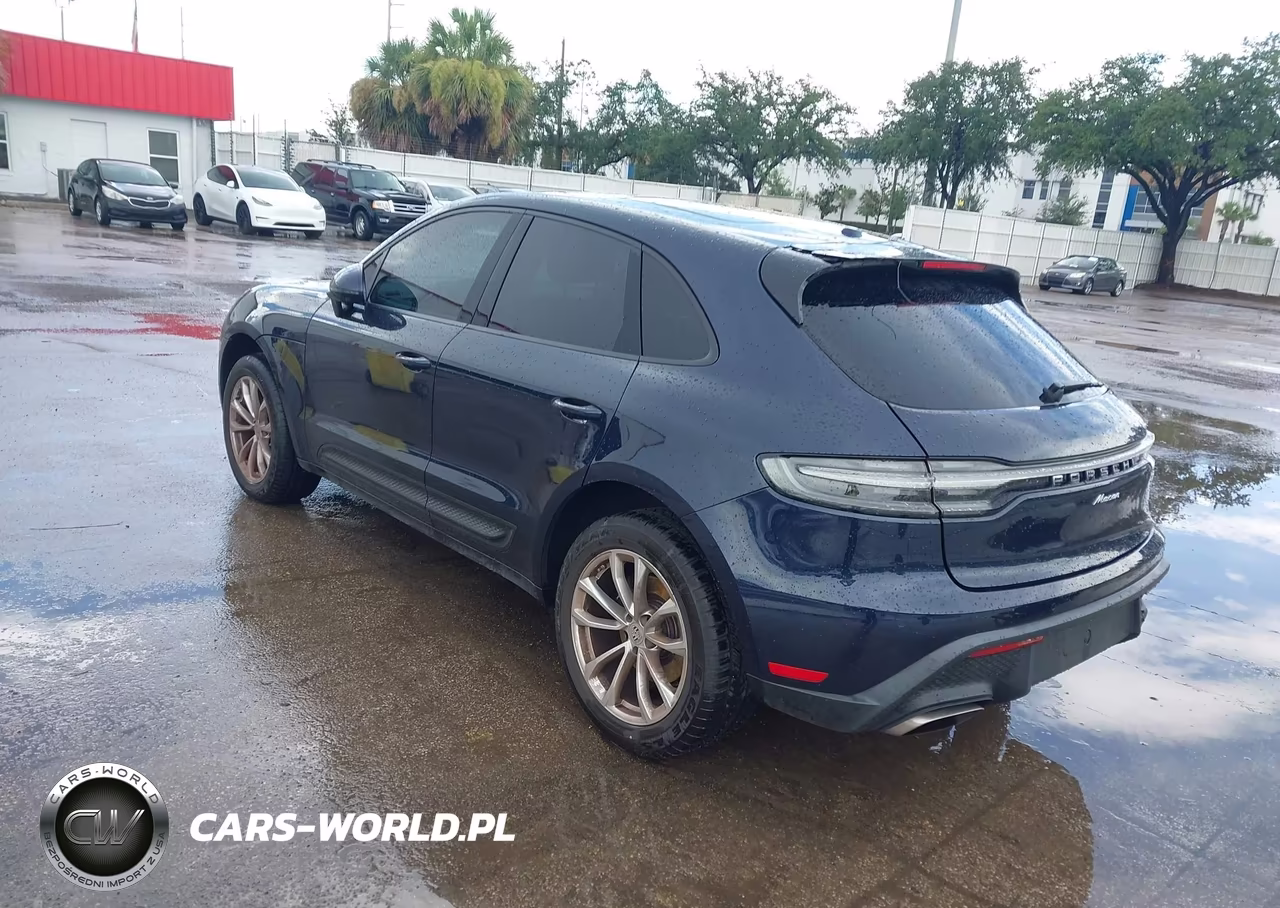 2023 Porsche Macan T VIN:WP1AA2A54PLB17675 - 3