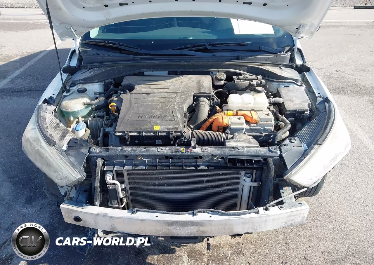 2018 Hyundai Ioniq Hybrid Blue VIN:KMHC65LC5JU075572 - 10