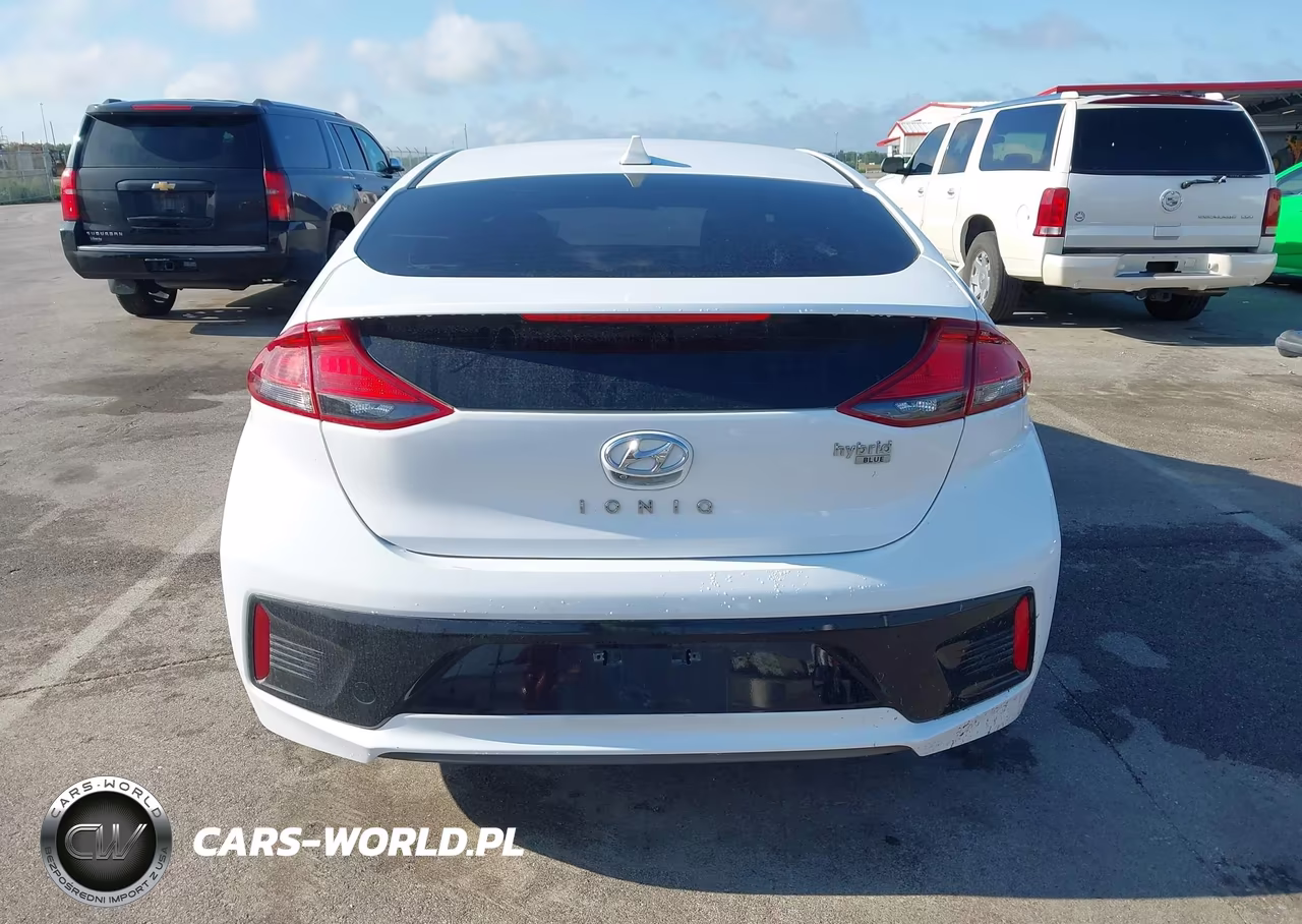 2018 Hyundai Ioniq Hybrid Blue VIN:KMHC65LC5JU075572 - 17