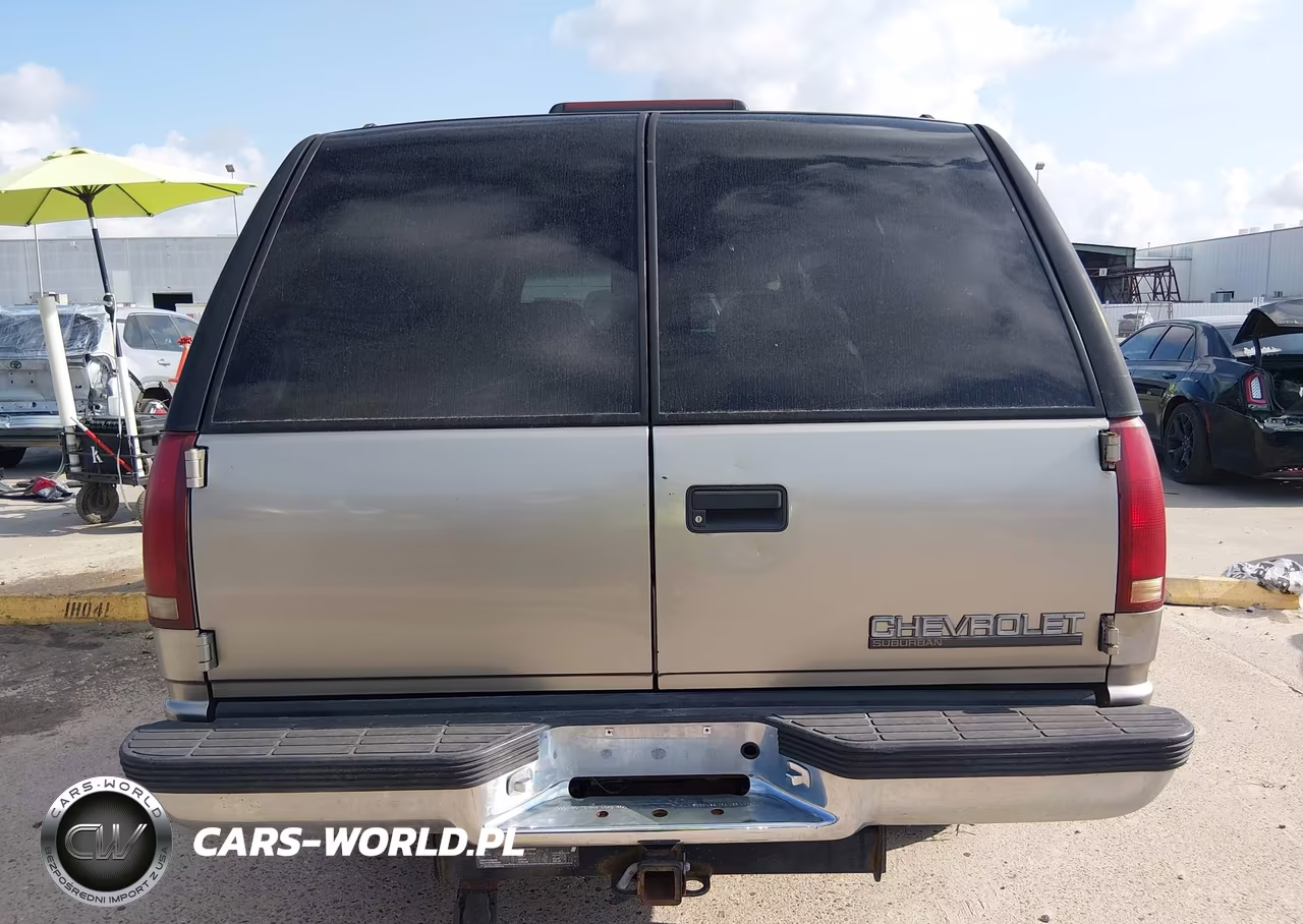 1999 Chevrolet Suburban VIN:3GNGK26R2XG237290 - 16