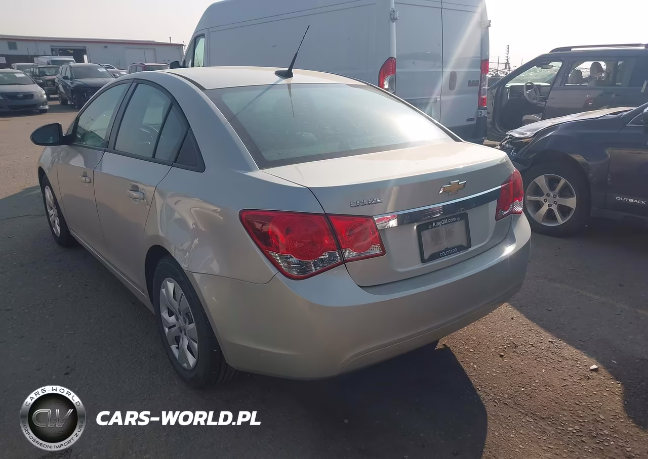 2014 Chevrolet Cruze Ls Auto VIN:1G1PA5SH6E7253083 - 3