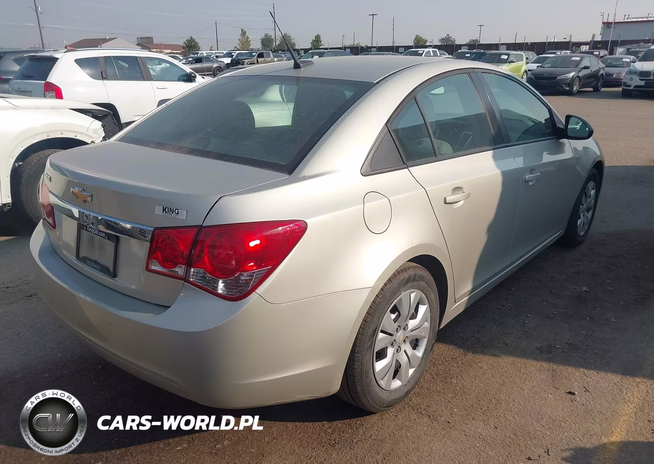 2014 Chevrolet Cruze Ls Auto VIN:1G1PA5SH6E7253083 - 4