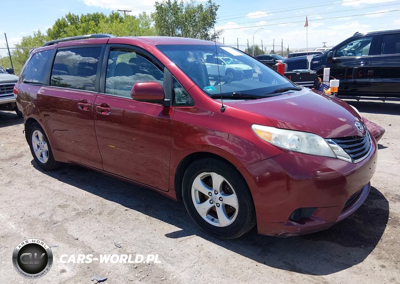 2014 Toyota Sienna Le V6 8 Passenger – zdjęcie 1 z 16