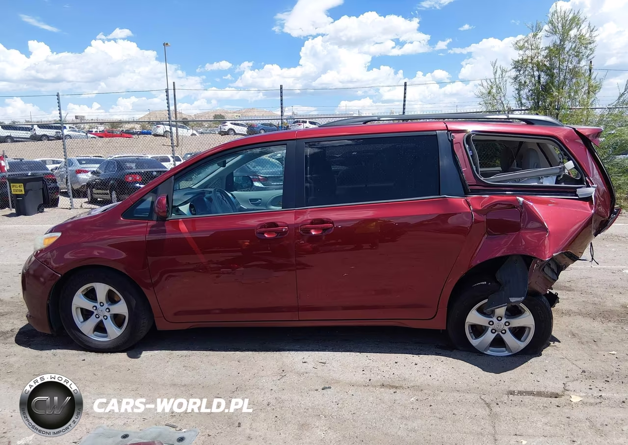 2014 Toyota Sienna Le V6 8 Passenger VIN:5TDKK3DC2ES440704 - 14