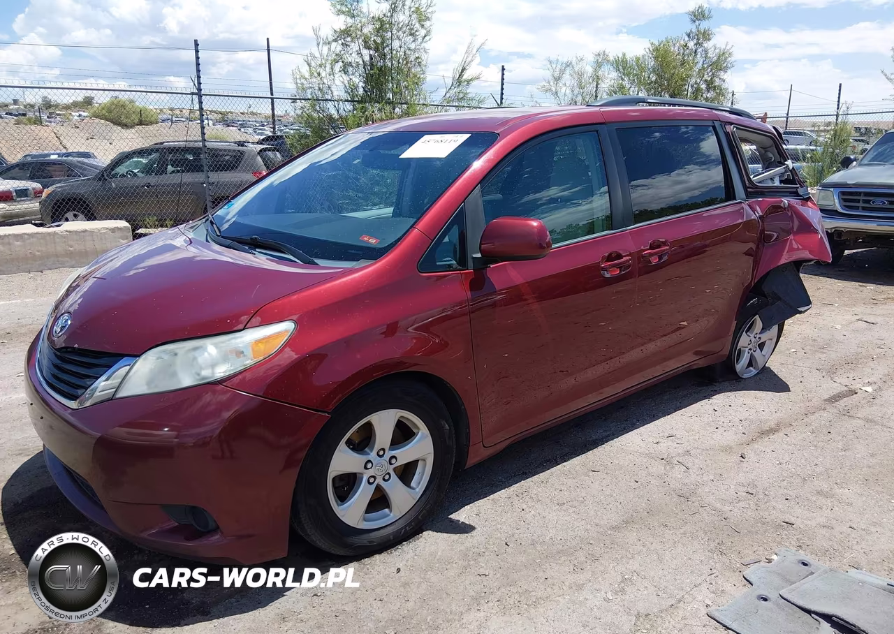 2014 Toyota Sienna Le V6 8 Passenger VIN:5TDKK3DC2ES440704 - 2