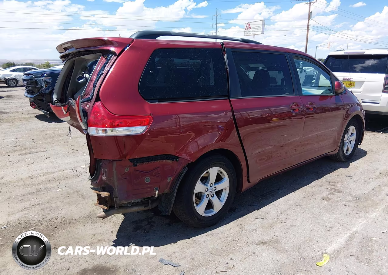 2014 Toyota Sienna Le V6 8 Passenger VIN:5TDKK3DC2ES440704 - 4