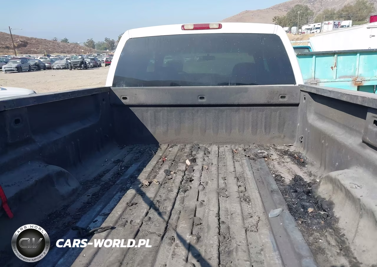 2001 Chevrolet Silverado 3500 Ls VIN:1GCJC33U01F174709 - 13