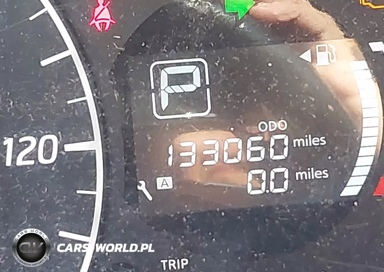 2018 Nissan Versa Note Sv VIN:3N1CE2CP0JL355843 - 16