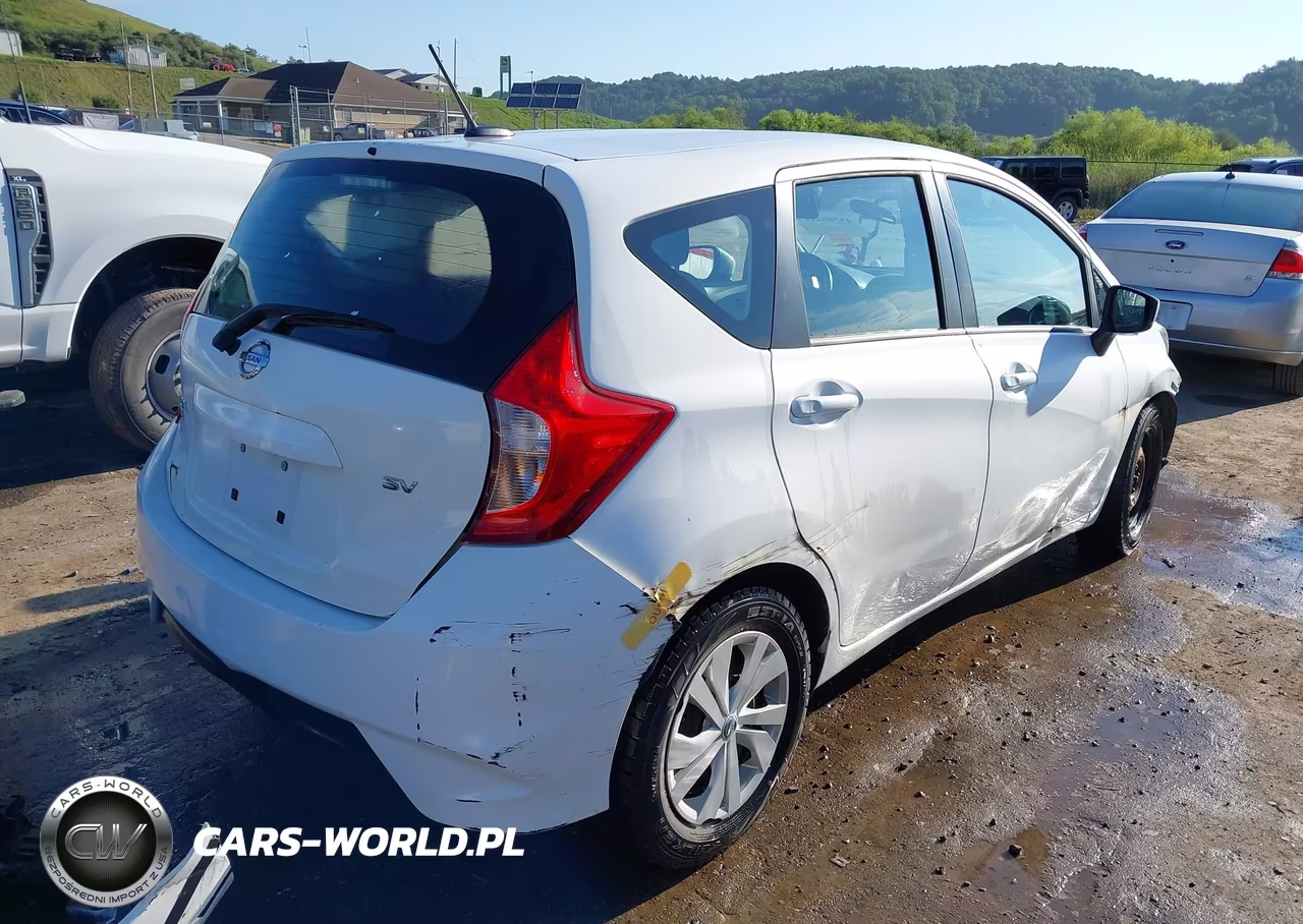 2018 Nissan Versa Note Sv VIN:3N1CE2CP0JL355843 - 4