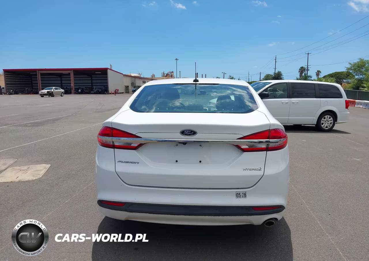 2018 Ford Fusion Hybrid S VIN:3FA6P0UU3JR235972 - 16