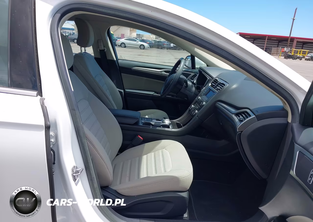 2018 Ford Fusion Hybrid S VIN:3FA6P0UU3JR235972 - 5