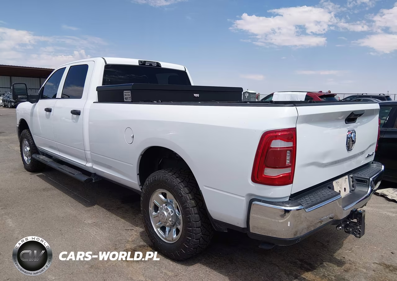 2024 Ram 2500 Tradesman 4X4 8' Box VIN:3C6UR5HJ3RG153442 - 3
