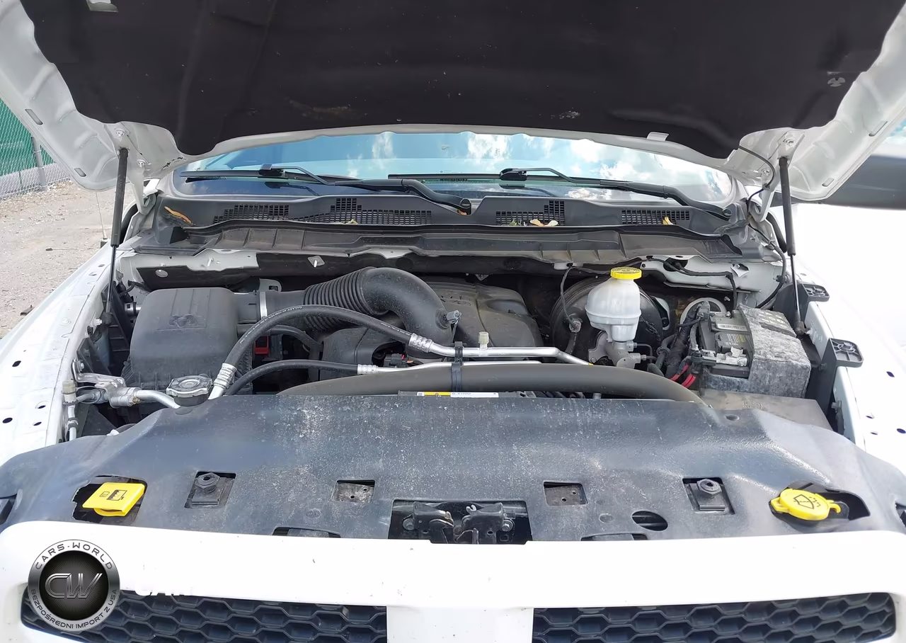 2019 Ram 1500 Classic Express 4X4 6'4 Box VIN:1C6RR7FT3KS501826 - 10